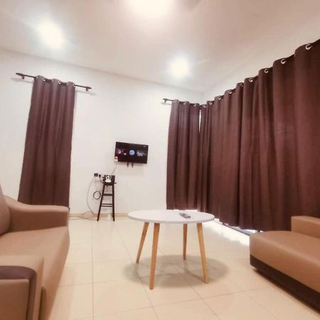 Oyo Homes 90524 D'J Pegaso Serom Homestay Muar Extérieur photo