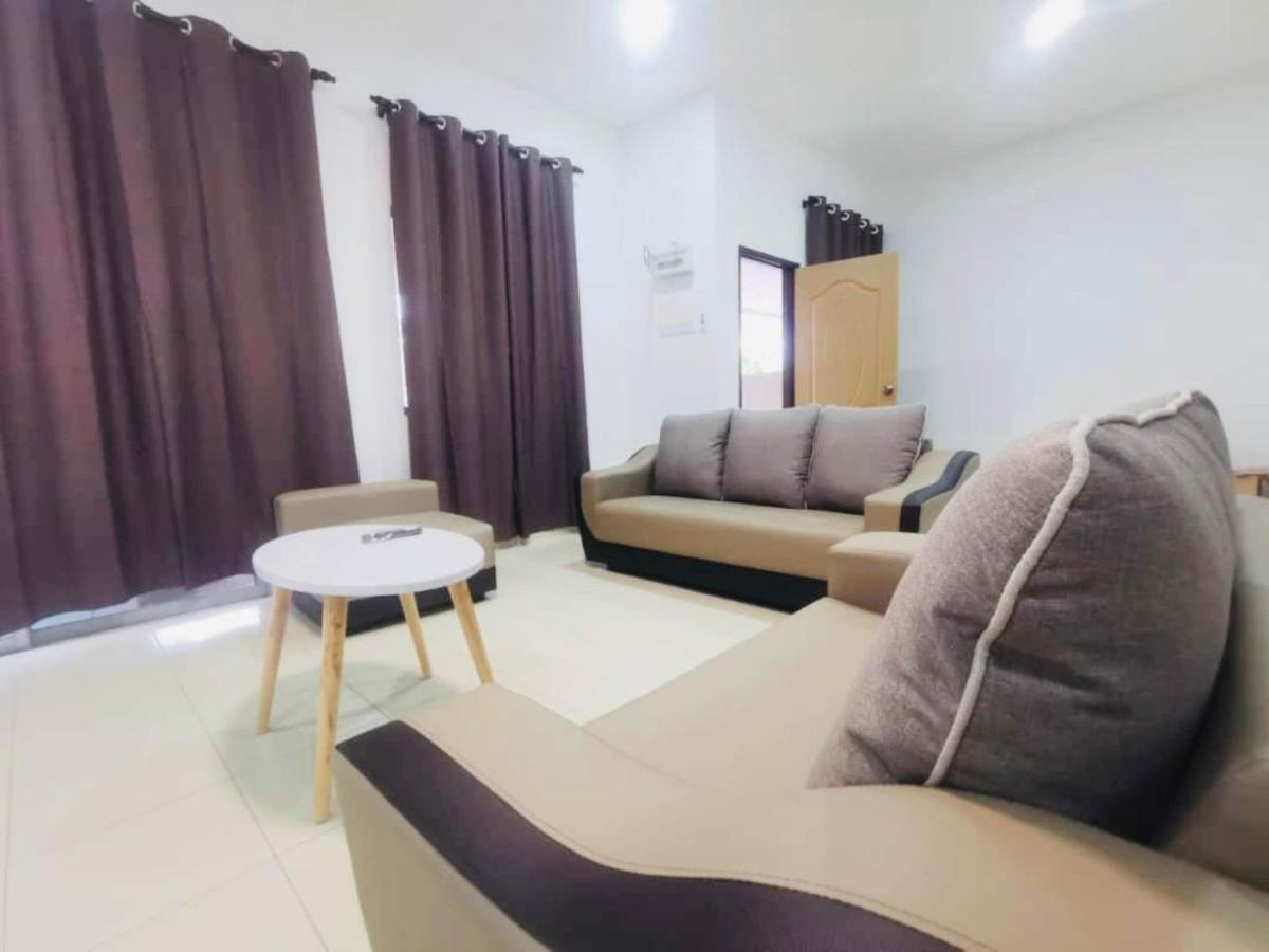 Oyo Homes 90524 D'J Pegaso Serom Homestay Muar Extérieur photo
