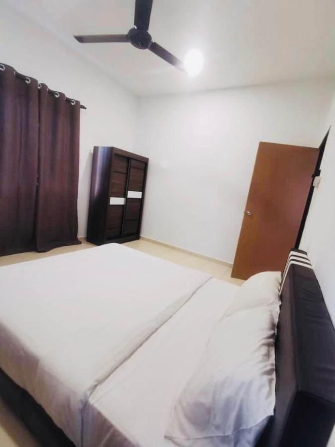 Oyo Homes 90524 D'J Pegaso Serom Homestay Muar Extérieur photo