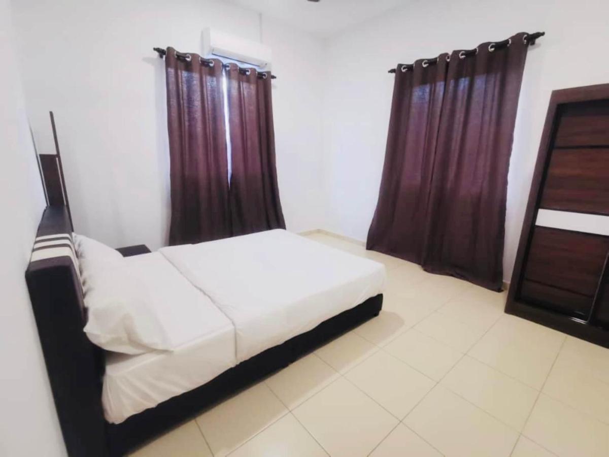Oyo Homes 90524 D'J Pegaso Serom Homestay Muar Extérieur photo