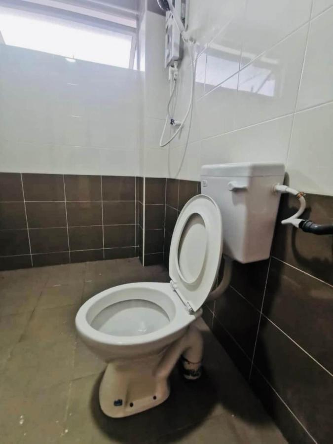 Oyo Homes 90524 D'J Pegaso Serom Homestay Muar Extérieur photo