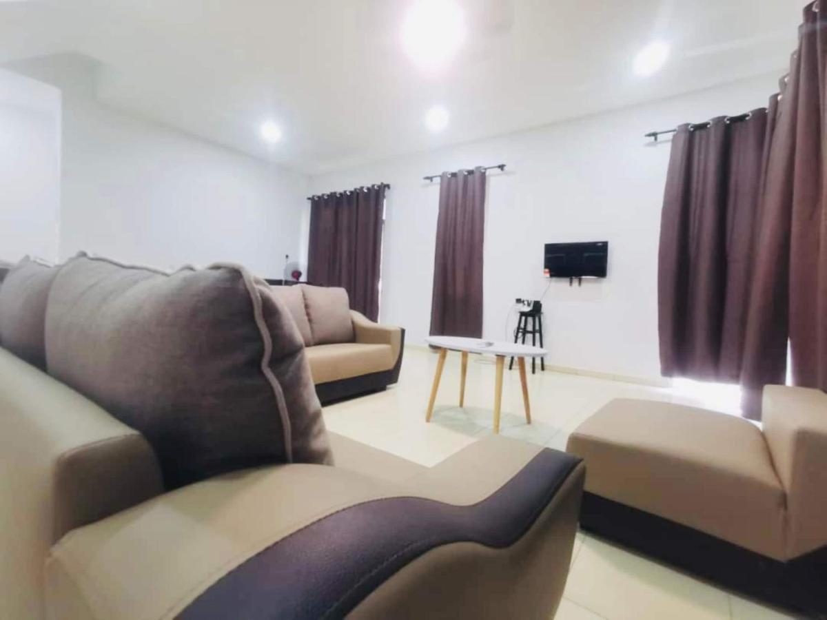 Oyo Homes 90524 D'J Pegaso Serom Homestay Muar Extérieur photo