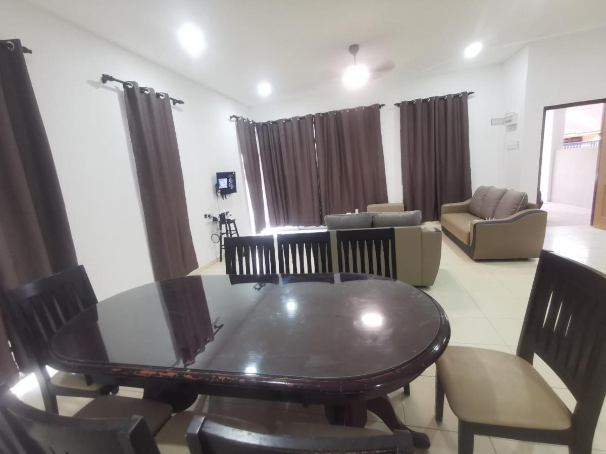 Oyo Homes 90524 D'J Pegaso Serom Homestay Muar Extérieur photo