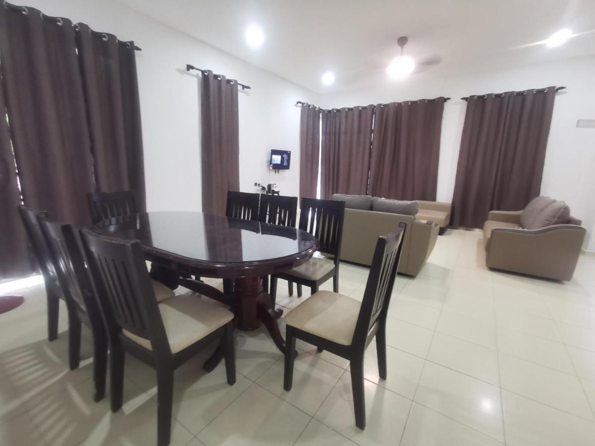 Oyo Homes 90524 D'J Pegaso Serom Homestay Muar Extérieur photo